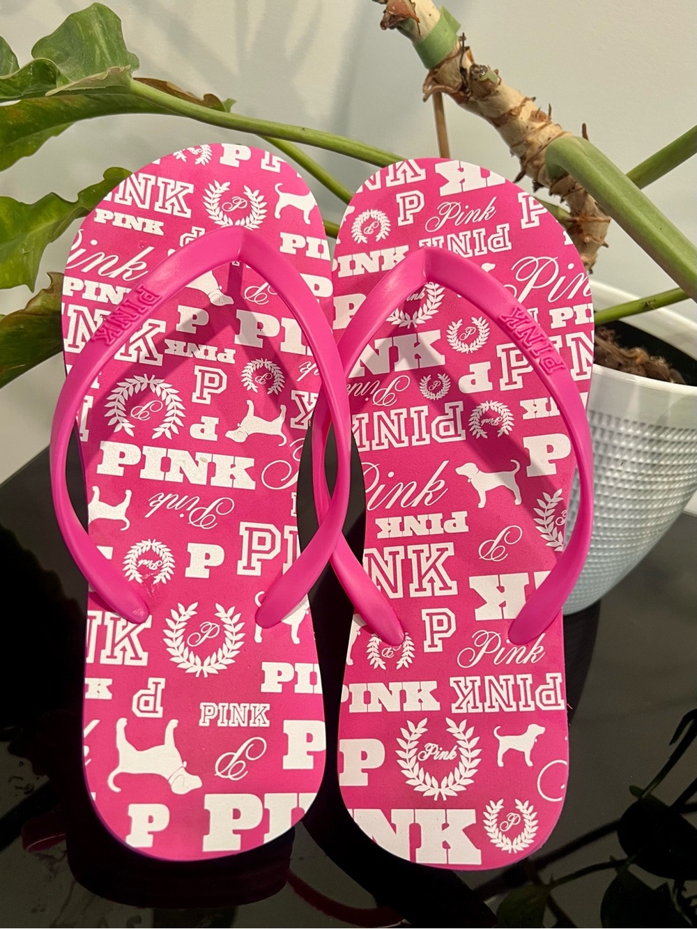 Victoria's Secret PINK Hot Pink Flip Flop Sandals